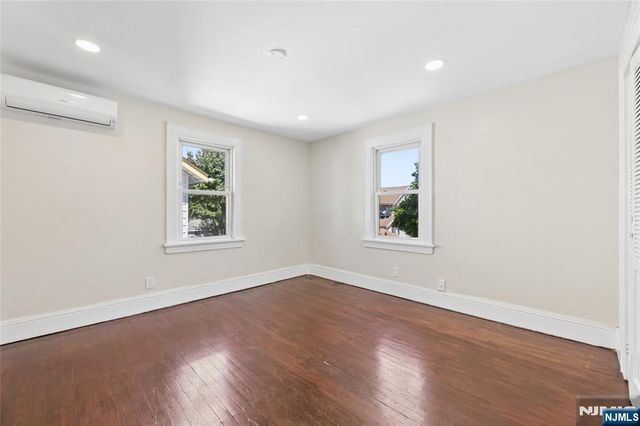 275 Farrant Terrace, Teaneck, NJ 07666