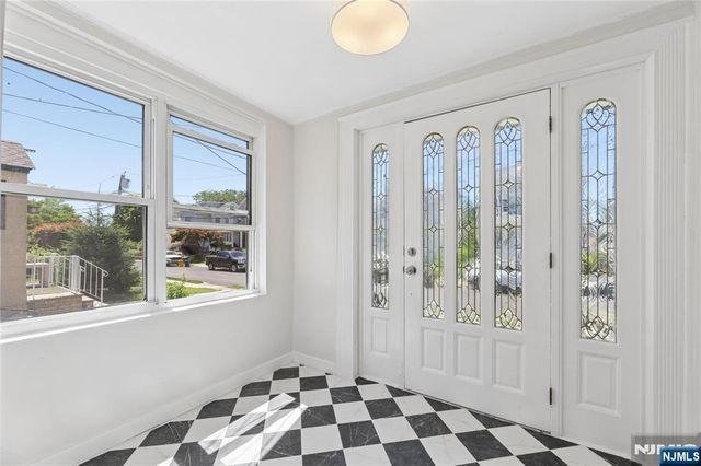 275 Farrant Terrace, Teaneck, NJ 07666