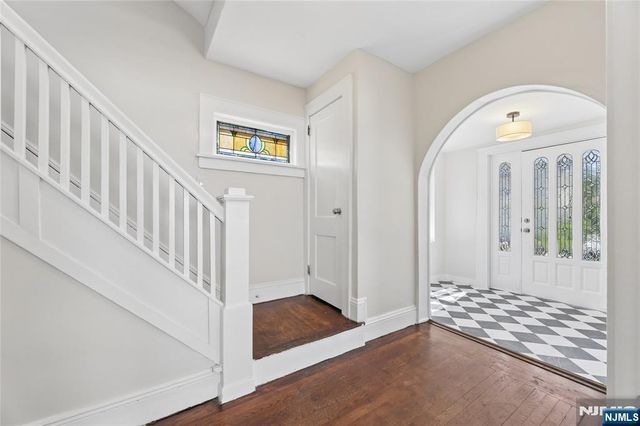 275 Farrant Terrace, Teaneck, NJ 07666