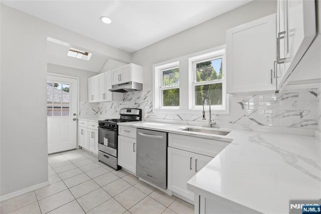 275 Farrant Terrace, Teaneck, NJ 07666