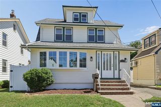 275 Farrant Terrace, Teaneck, NJ 07666