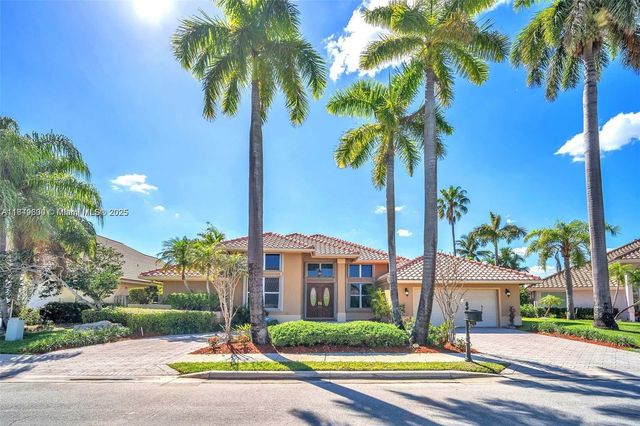 620 W Laurel Ln W, Pembroke Pines, FL 33027