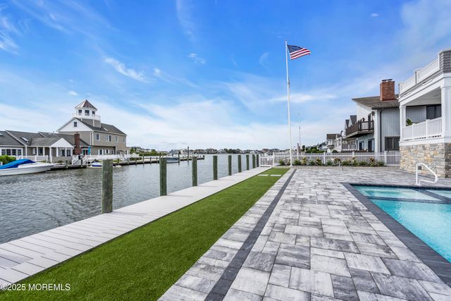 122 Squan Beach Drive, Mantoloking, NJ 08738