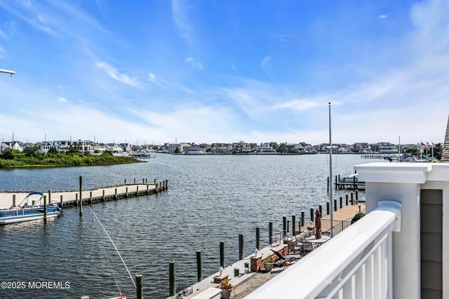 122 Squan Beach Drive, Mantoloking, NJ 08738