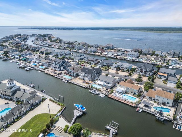 122 Squan Beach Drive, Mantoloking, NJ 08738