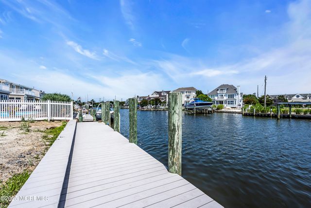 122 Squan Beach Drive, Mantoloking, NJ 08738