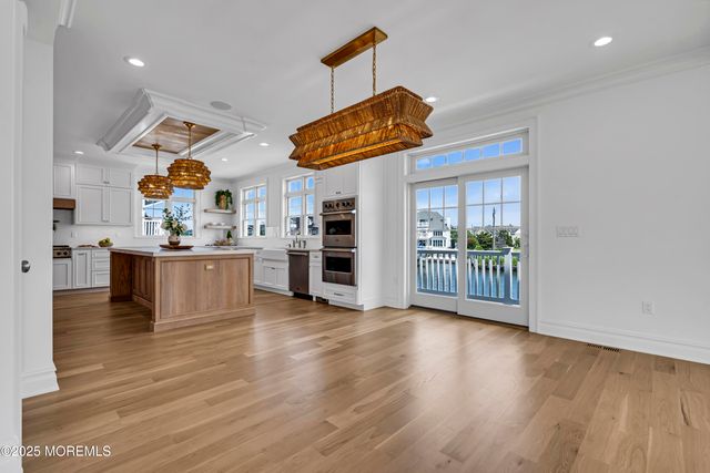 122 Squan Beach Drive, Mantoloking, NJ 08738