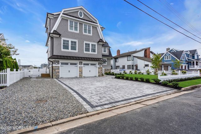 122 Squan Beach Drive, Mantoloking, NJ 08738