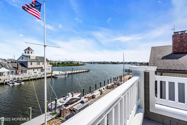 122 Squan Beach Drive, Mantoloking, NJ 08738