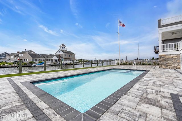 122 Squan Beach Drive, Mantoloking, NJ 08738