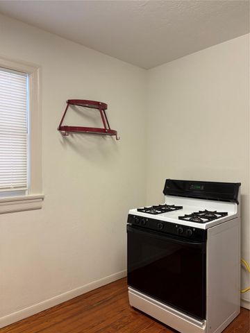 2011 33rd Street, Galveston, TX 77550