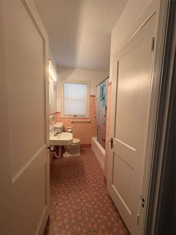 2011 33rd Street, Galveston, TX 77550