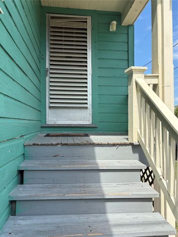 2011 33rd Street, Galveston, TX 77550