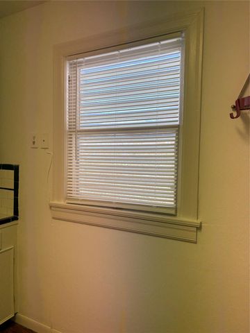 2011 33rd Street, Galveston, TX 77550