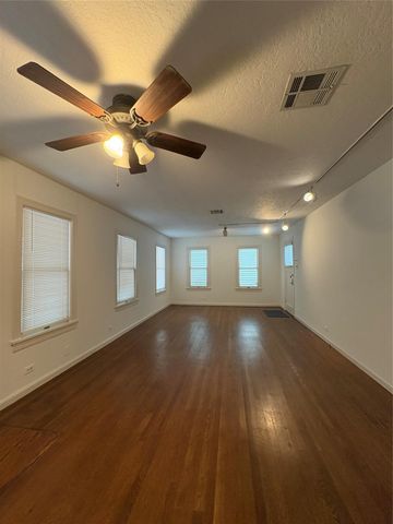 2011 33rd Street, Galveston, TX 77550