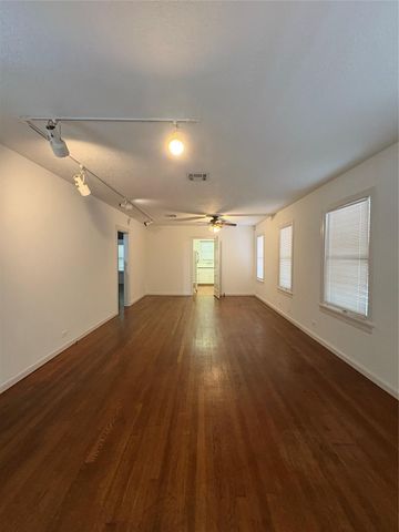 2011 33rd Street, Galveston, TX 77550