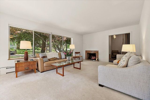 2511 Londonderry Road, Ann Arbor, MI 48104