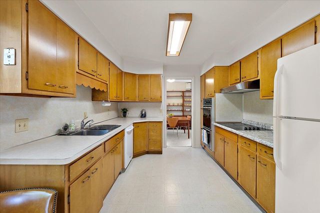 2511 Londonderry Road, Ann Arbor, MI 48104