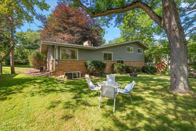 2511 Londonderry Road, Ann Arbor, MI 48104