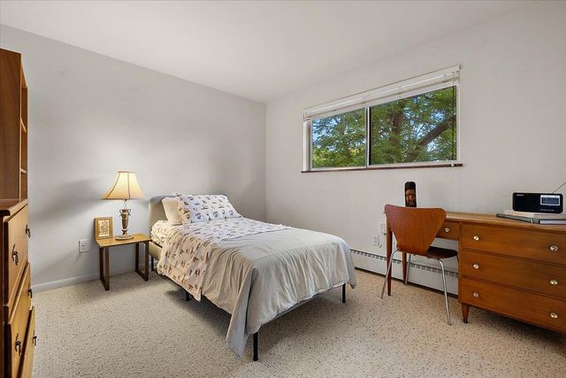 2511 Londonderry Road, Ann Arbor, MI 48104
