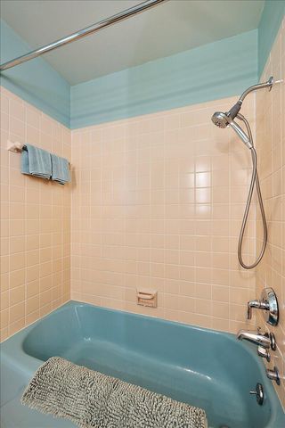 2511 Londonderry Road, Ann Arbor, MI 48104