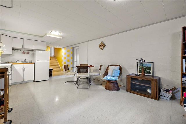 2511 Londonderry Road, Ann Arbor, MI 48104