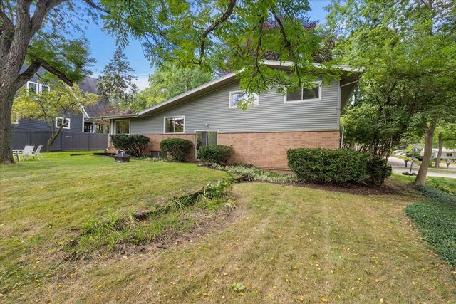 2511 Londonderry Road, Ann Arbor, MI 48104