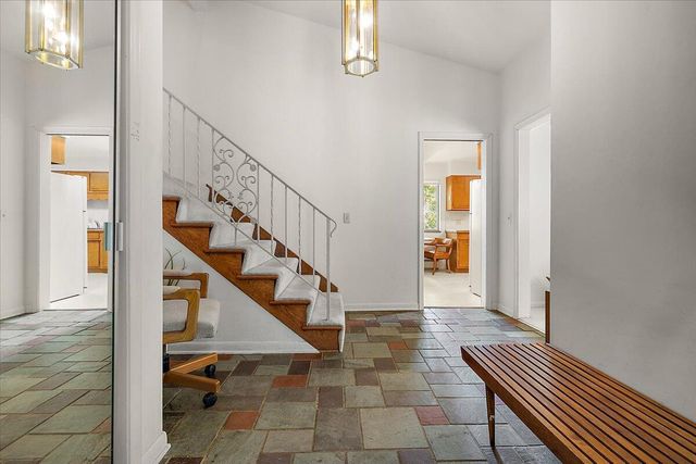 2511 Londonderry Road, Ann Arbor, MI 48104