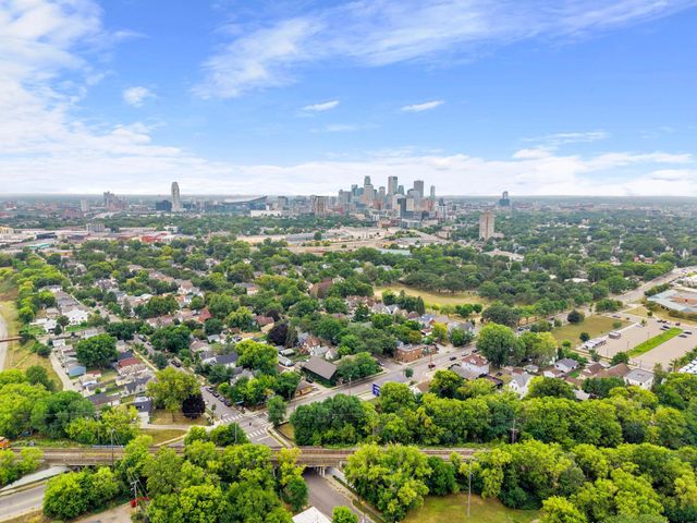 1404 12th Avenue NE, Minneapolis, MN 55413