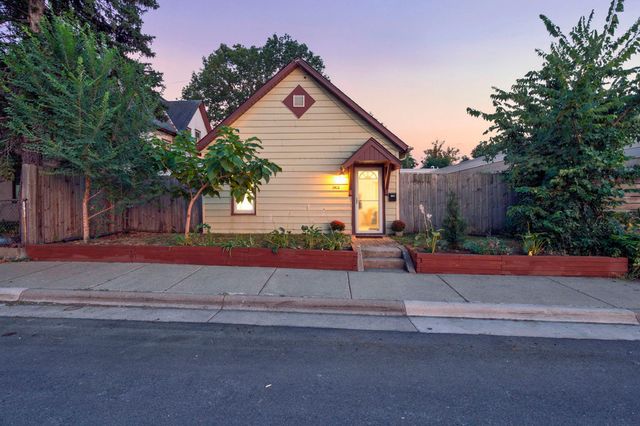 1404 12th Avenue NE, Minneapolis, MN 55413