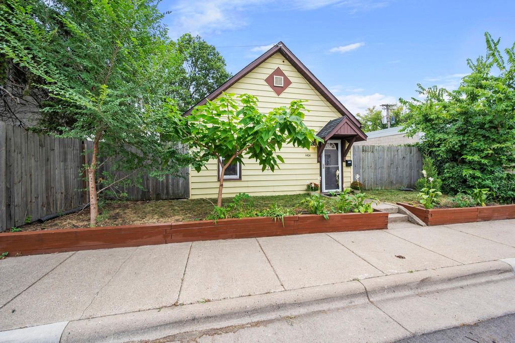 1404 12th Avenue NE, Minneapolis, MN 55413 — exterior