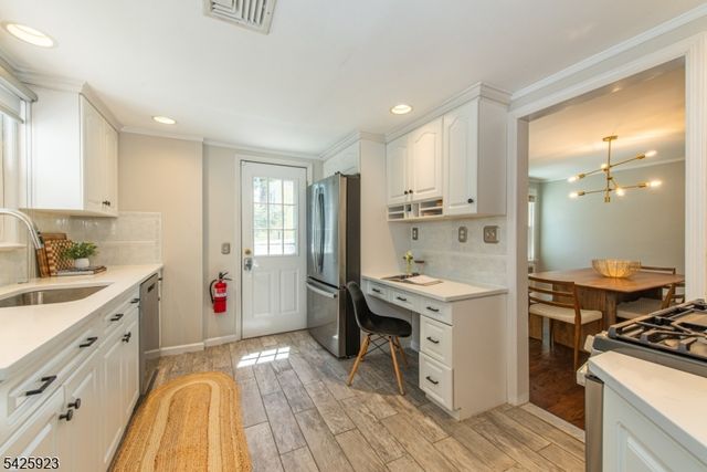 16 Haines Dr, Bloomfield Twp., NJ 07003