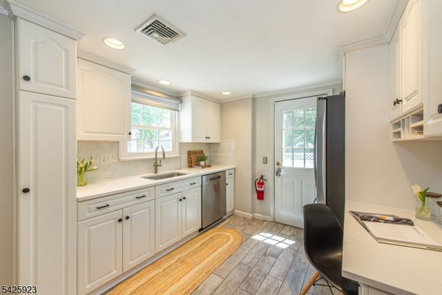 16 Haines Dr, Bloomfield Twp., NJ 07003