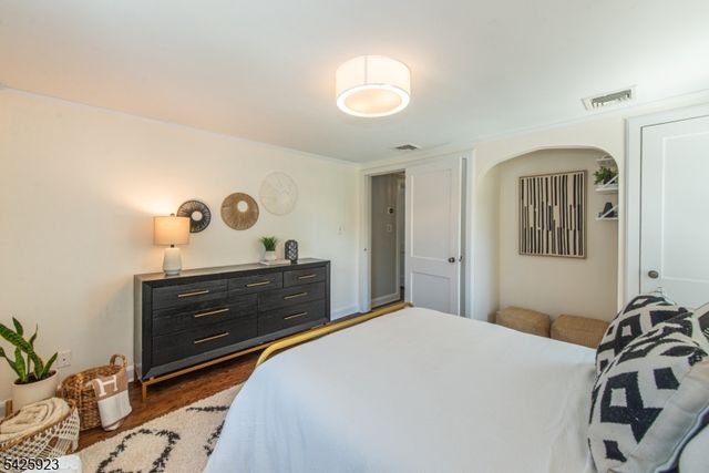 16 Haines Dr, Bloomfield Twp., NJ 07003