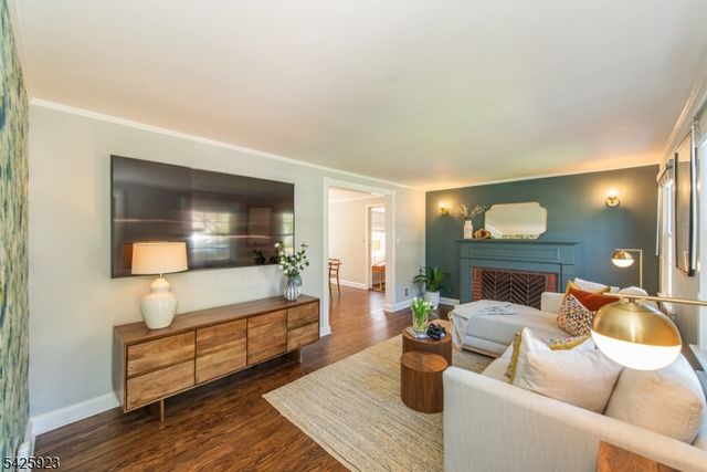 16 Haines Dr, Bloomfield Twp., NJ 07003
