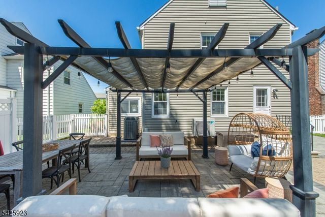16 Haines Dr, Bloomfield Twp., NJ 07003
