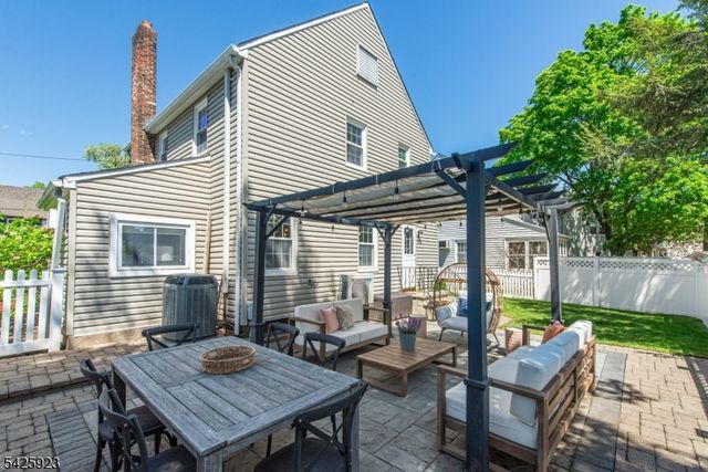 16 Haines Dr, Bloomfield Twp., NJ 07003