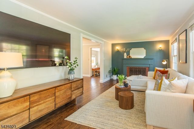 16 Haines Dr, Bloomfield Twp., NJ 07003