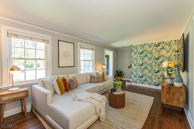 16 Haines Dr, Bloomfield Twp., NJ 07003