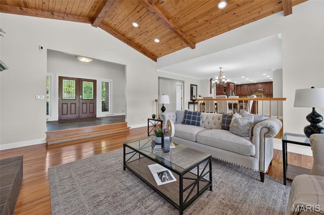 11601 Lakeshore Drive, Creve Coeur, MO 63141