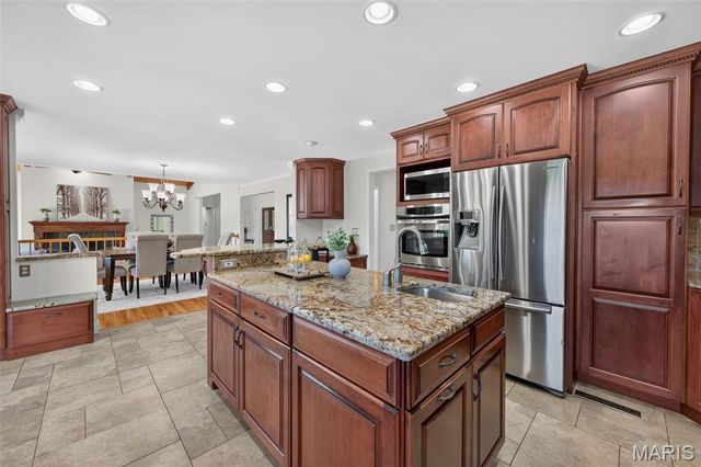 11601 Lakeshore Drive, Creve Coeur, MO 63141