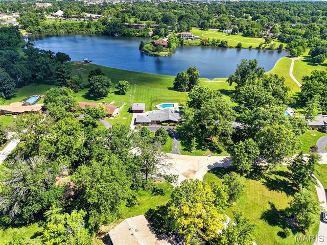 11601 Lakeshore Drive, Creve Coeur, MO 63141