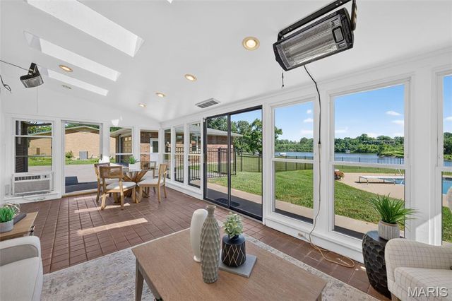 11601 Lakeshore Drive, Creve Coeur, MO 63141