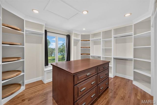 11601 Lakeshore Drive, Creve Coeur, MO 63141