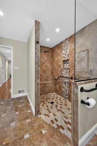 11601 Lakeshore Drive, Creve Coeur, MO 63141