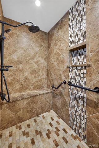 11601 Lakeshore Drive, Creve Coeur, MO 63141