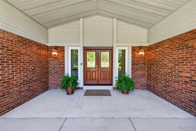 11601 Lakeshore Drive, Creve Coeur, MO 63141
