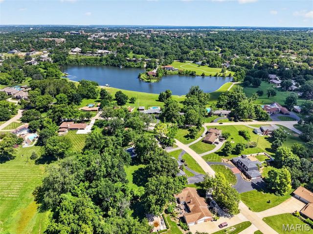 11601 Lakeshore Drive, Creve Coeur, MO 63141