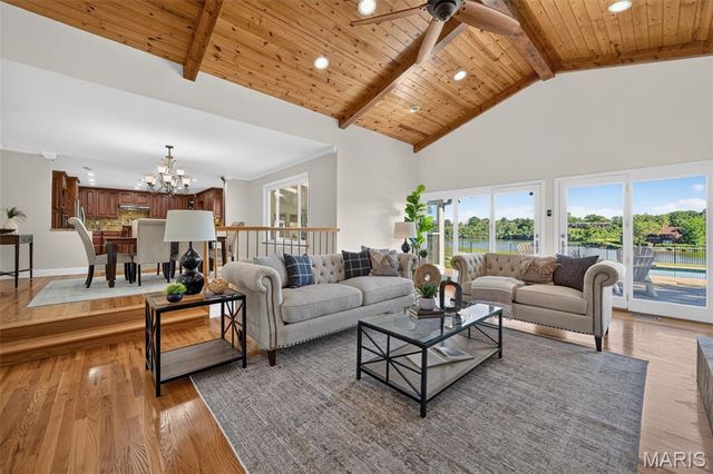 11601 Lakeshore Drive, Creve Coeur, MO 63141