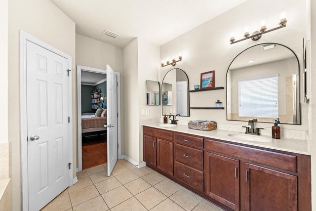 15906 STARLING CROSSING DRIVE, Lithia, FL 33547